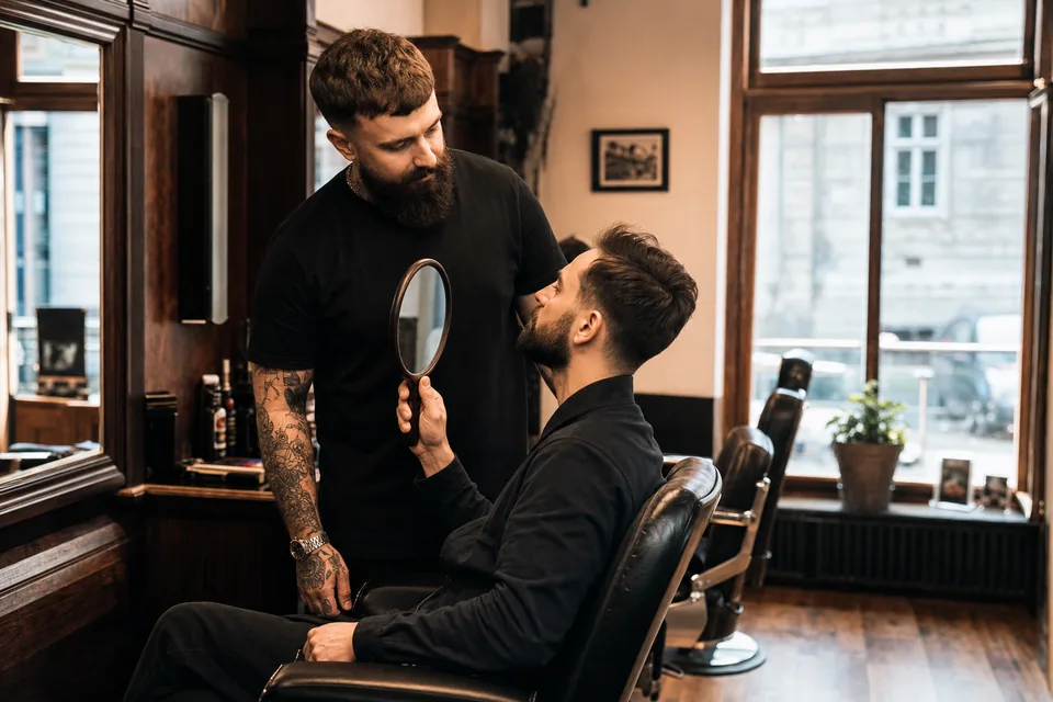 Barber Kraków Kazimierz przy Dietla: jak zaplanować stały rytm strzyżenia, żeby zawsze wyglądać dobrze