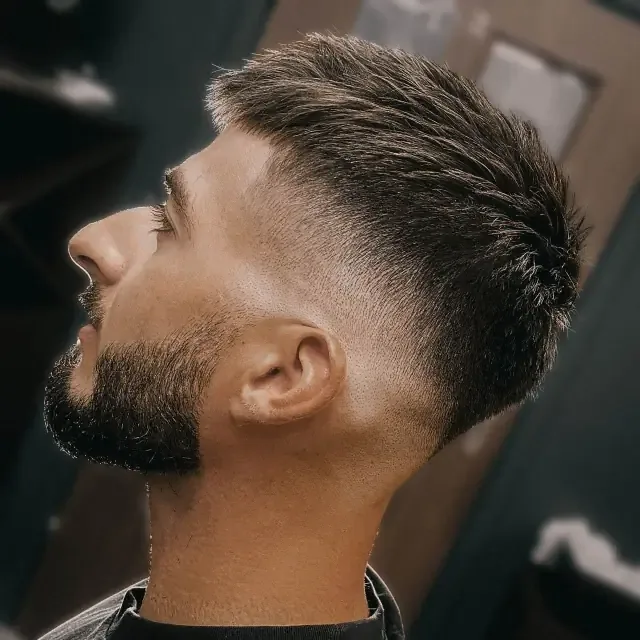 Beard and neck contour at Gentlemen Barber Shop Krakow in Kazimierz